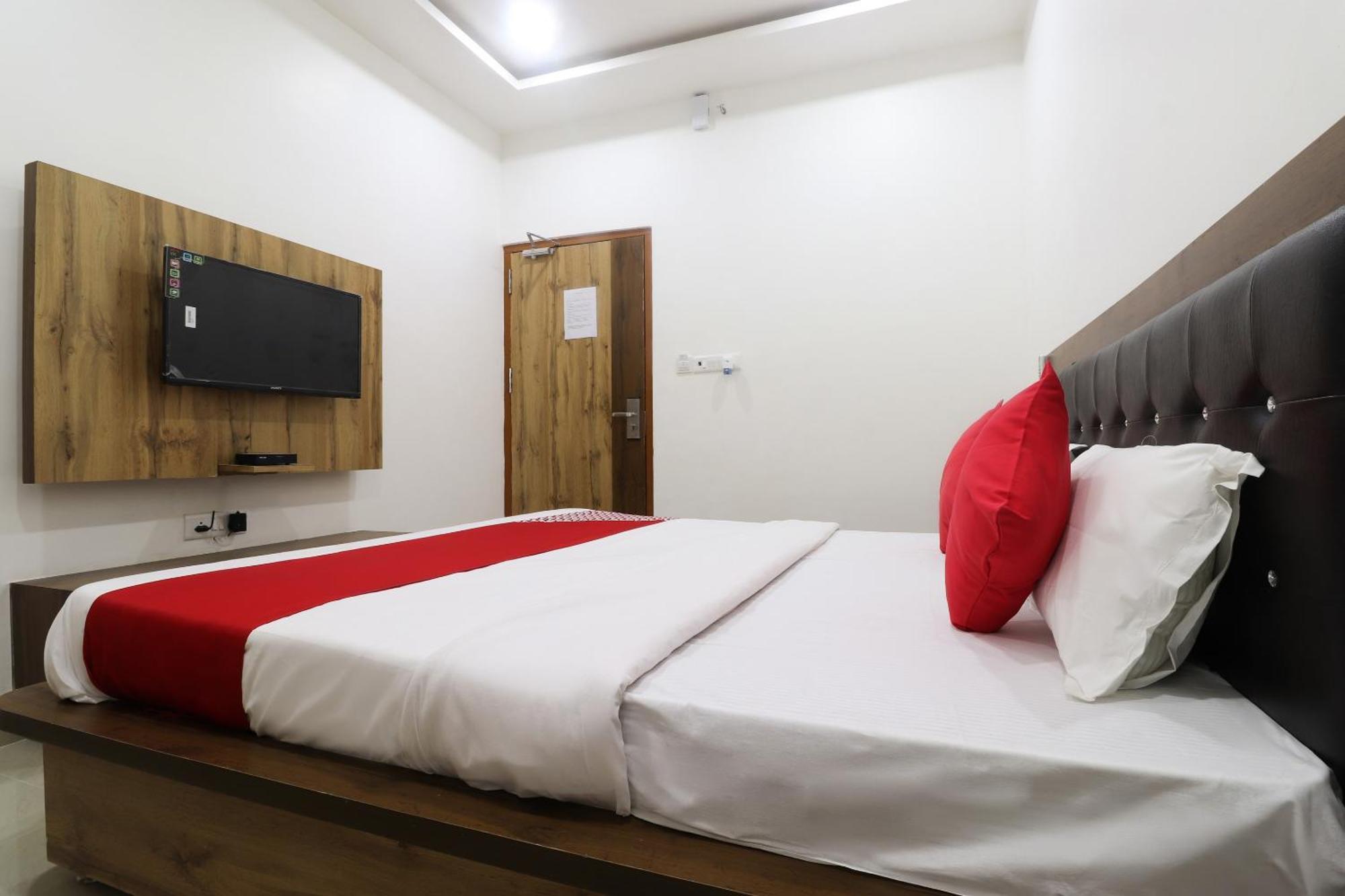Hotel O Vrindavan Inn Near Lulu Mall Bijnaur Esterno foto
