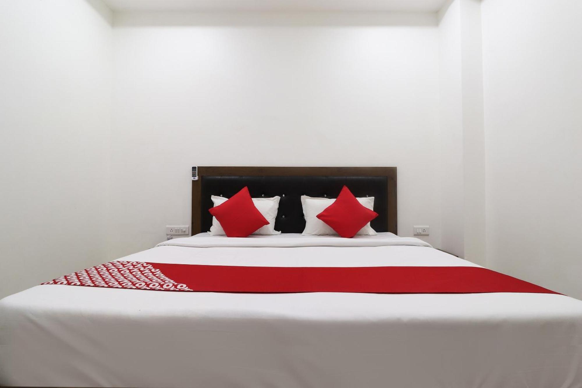 Hotel O Vrindavan Inn Near Lulu Mall Bijnaur Esterno foto